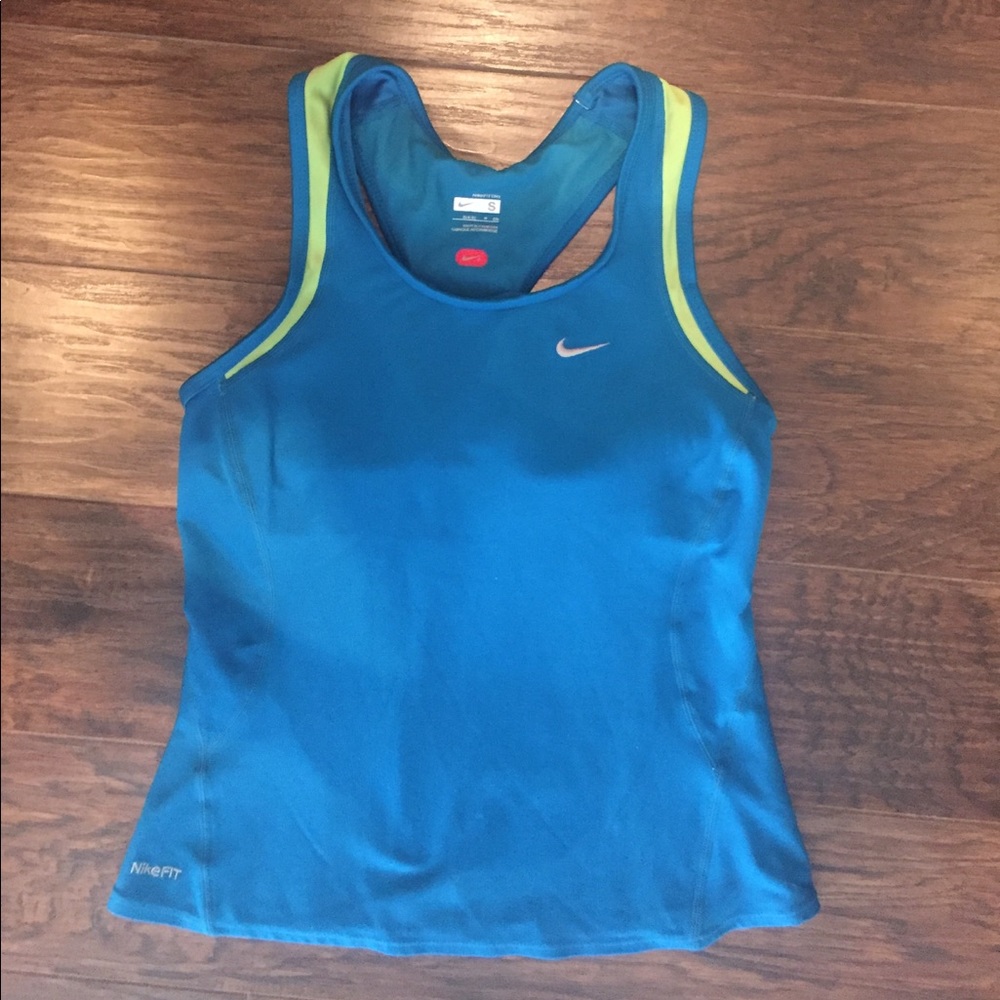 Nike workout top